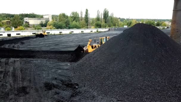 大堆煤的空中景观 采掘工业 无烟煤 — 图库视频影像