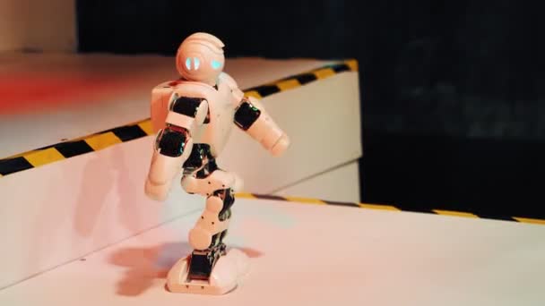 ロボット人型ダンス 展示館のショールームで人工知能ダンス ロボット技術 — ストック動画