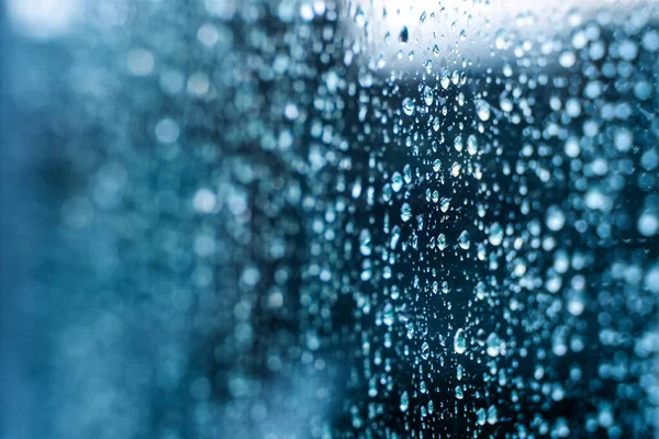 Σταγόνες Βροχής Στο Τζάμι Επιλεκτική Εστίαση Βροχερή Πόλη Φόντο — Φωτογραφία Αρχείου
