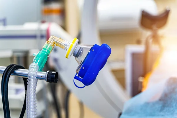 Mascarilla Oxígeno Como Parte Máquina Ventilación Pulmonar Artificial Sala Cirugía — Foto de Stock