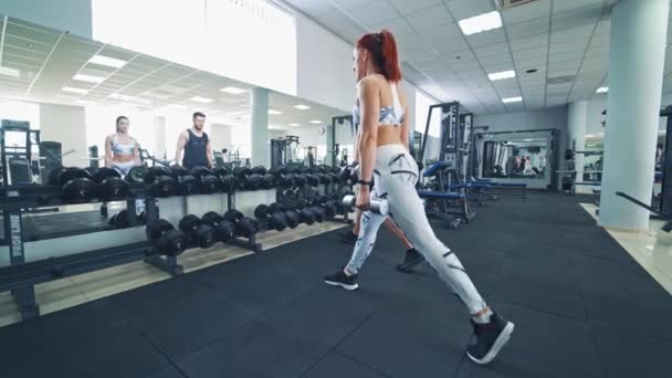 Actieve Vrouw Man Sportkleding Doen Workout Sportclub Atletisch Koppel Doet — Stockvideo