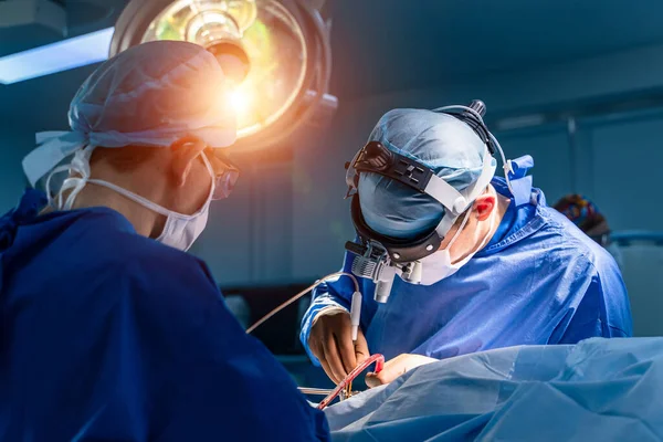 Tijdens Operatie Medisch Team Voert Operatie Uit Het Ziekenhuis Operatiekamer — Stockfoto