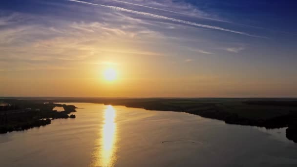 Sentier Doré Sur Surface Eau Coucher Soleil Belle Vue Sur — Video