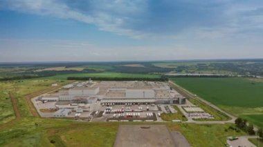 Büyük bir endüstriyel kompleksin hava görüntüleri. Üretim Sanayii