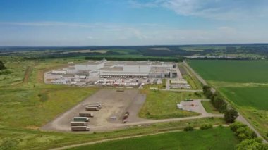 Büyük bir endüstriyel kompleksin hava görüntüleri. Fabrika imalatı. Sanayi bölgesi.