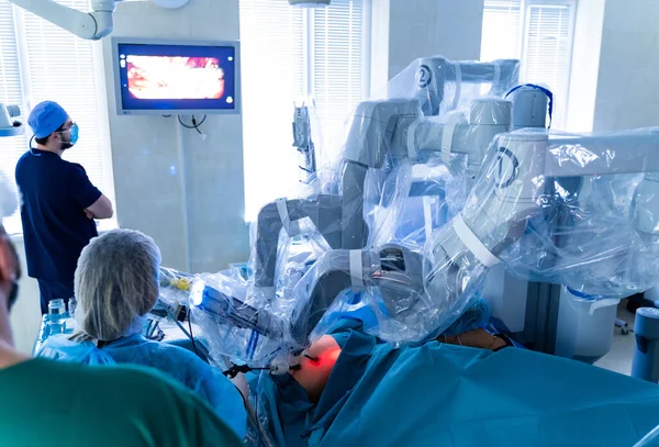 Cirugía Robótica Equipo Médico Realizando Operación Cirugía Robótica Mínimamente Invasiva — Foto de Stock