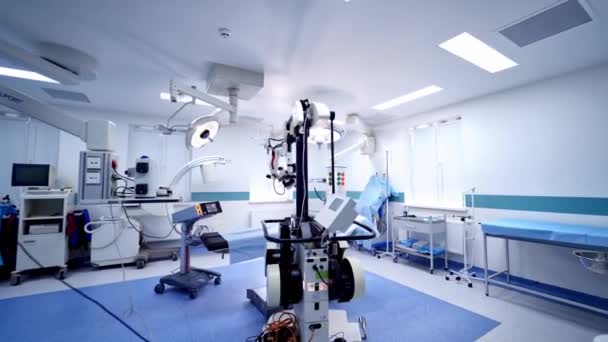 Современная Операционная Новым Технологическим Оборудованием Легкая Операционная Нейрохирургическом Отделении Камера — стоковое видео