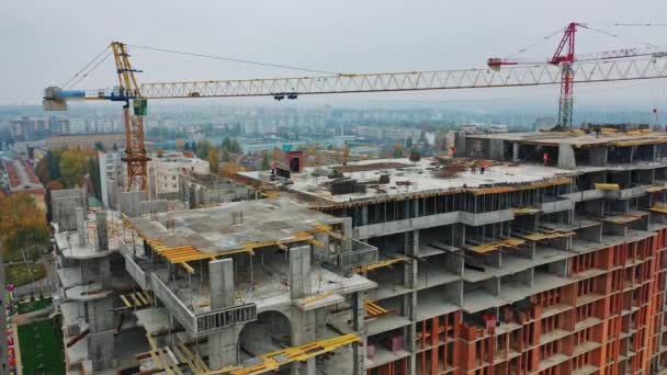 Construcción Complejo Apartamentos Residenciales Edificio Varios Pisos Construcción Las Grúas — Vídeos de Stock