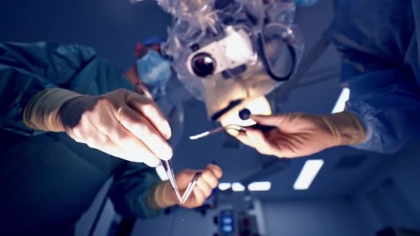 Tıbbi Ekipman Laboratuvarda Çalışan Bir Mikroskobun Resmini Kapat Oftalmolog Sağlık — Stok video