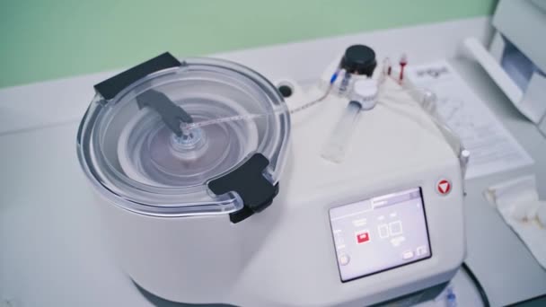 血小板リッチプラズマ調製 注射器のプラズマ 遠心分離機 — ストック動画