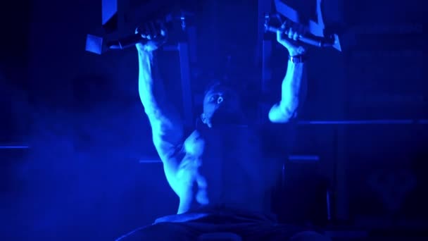 Strong Athletic Young Man Doing Dumbbell Incline Bench Press Workout — Stock Video