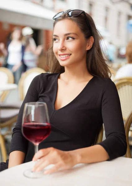 Дегустація вин туристична жінка . — стокове фото