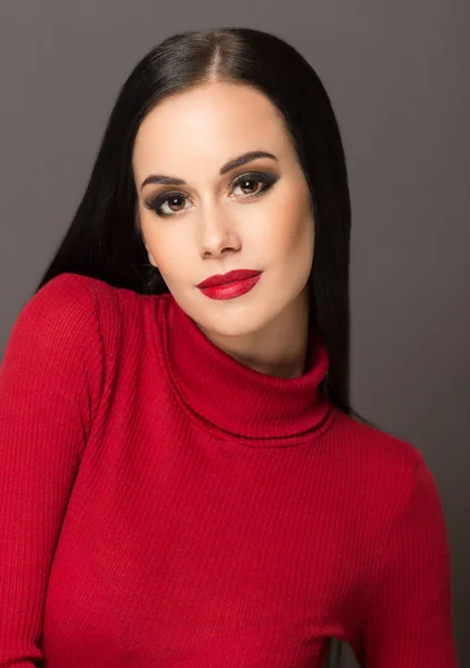 Brunette in elegant makeup. — Stock Photo, Image