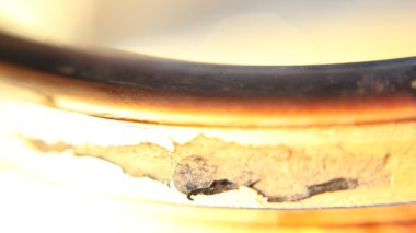 Siyah arkaplanda fırça