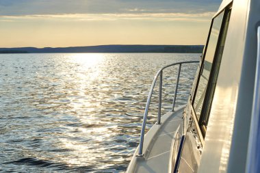 Nehir manzara teknede görünümünden