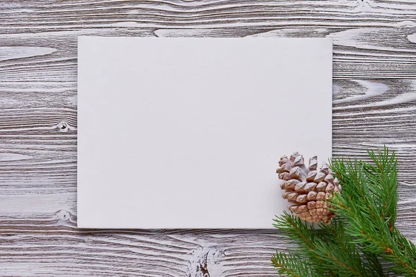 Noel arka plan astarlanmalıdır karton, çırpı, sedir kozalakları 