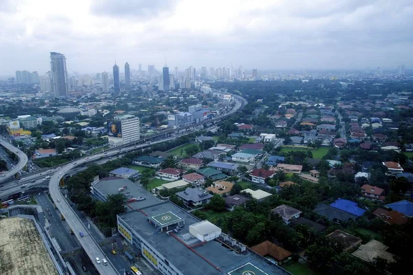 Vista aérea de zonas residenciales y comerciales y establecimientos en Metro Manila . —  Fotos de Stock