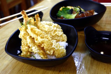 Taze pişmiş karides Tempura