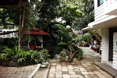 Filipinler 'in Antipolo şehrinde popüler bir turizm merkezinin güzel açık hava bahçesi..