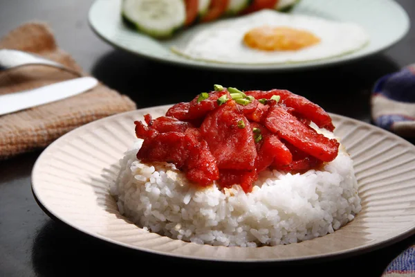 Foto Van Vers Gekookt Tocino Gezouten Varkensvlees Geserveerd Met Gebakken — Stockfoto