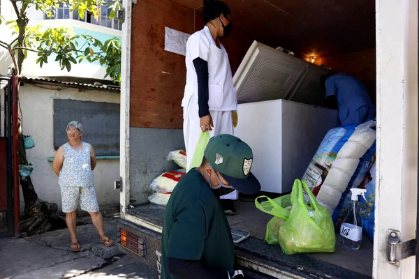 Antipolo City Filipinas Abril 2020 Trabajadores Del Mercado Móvil Van —  Fotos de Stock