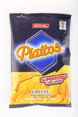 Antipolo Şehri, Filipinler - 6 Şubat 2019: İzole edilmiş beyaz arka planda bir paket Piattos patates cipsi.