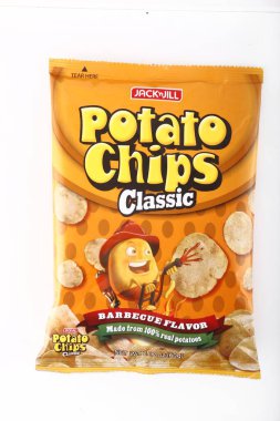 Antipolo Şehri, Filipinler - 6 Şubat 2019: İzole edilmiş beyaz arka planda bir paket patates cipsi.