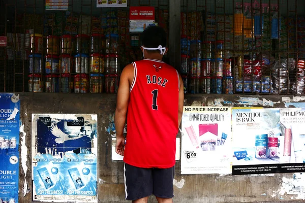 Antipolo City Filipinas Maio 2020 Homem Usando Uma Camisa Basquete — Fotografia de Stock