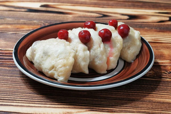 Prato Com Massa Farinha Fervida Doce Vareniki Com Cereja Prato — Fotografia de Stock