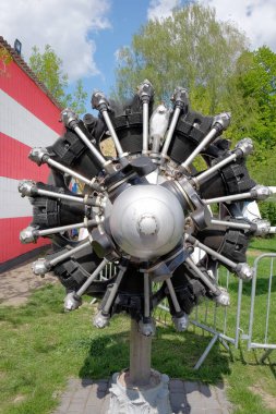 Eski Havacılık alt stand