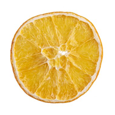 Beyaz arka planda izole edilmiş kurutulmuş portakal dilimleri. Üst görünüm
