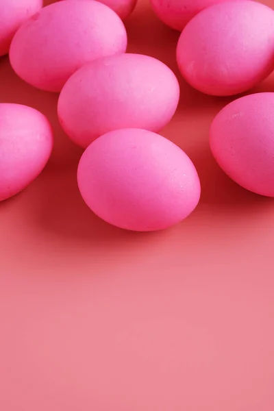 Húsvéti Tojás Rózsaszín Háttér Másolás Hely Szöveg Függőleges Tájolás — Stock Fotó