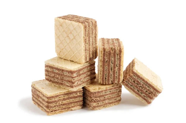Купка квадратного вафельного печива ізольовані на білому — стокове фото