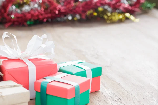 hediye kutusu sol tarafında