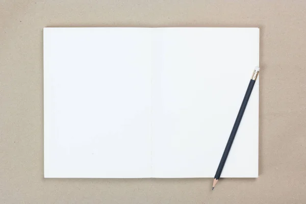 açık kahverengi blackground üzerinde kitap