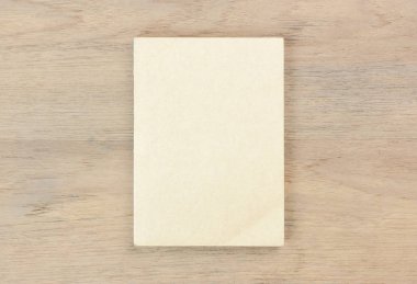 kahverengi kitap kapatın