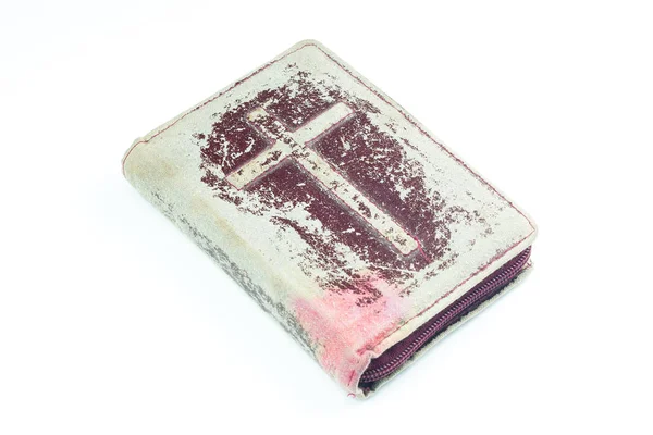 beyaz zemin üzerinde İncil