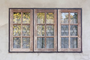 kahverengi ahşap windows