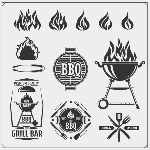 Barbekü ve ızgara etiketleri ayarlama. Barbekü amblem, rozetleri ve tasarım öğeleri. Tek renkli vektör çizim.