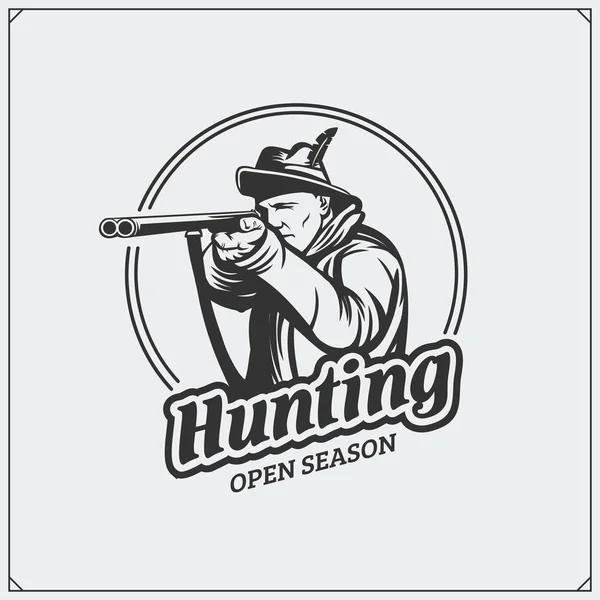 Hunting club emblem. Hunter with a gun. — Stock Vector