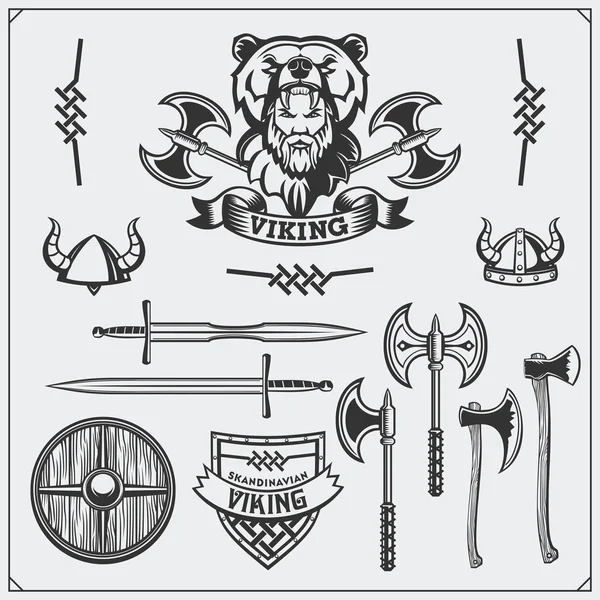 Conjunto Viking. Emblema, capacete com chifres, escudo, espada e machado. Estilo vintage . — Vetor de Stock