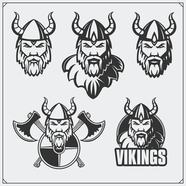 Conjunto de emblemas vikings. Guerreiros um capacete viking. Estilo vintage . — Vetor de Stock