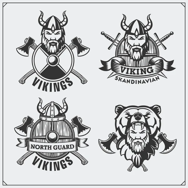 Set van viking etiketten, insignes en emblemen. Gehoornde helm, strijder, schild, zwaard en bijl. Vintage stijl. — Stockvector