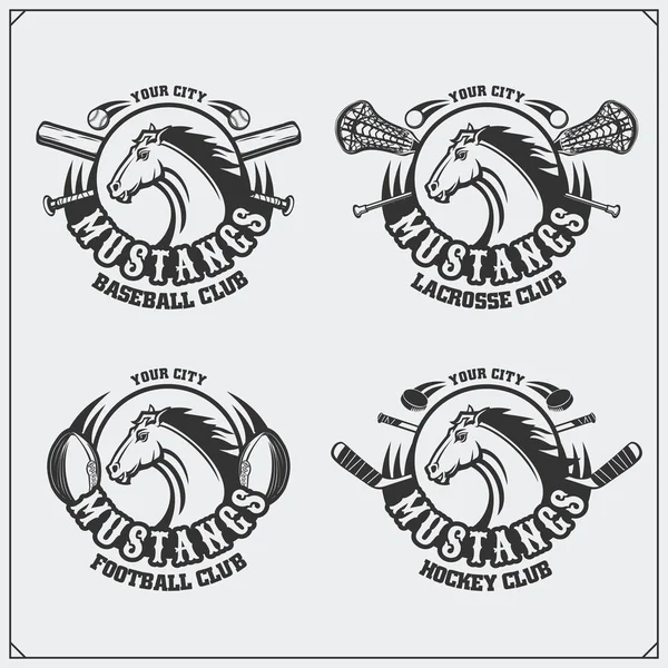 Futebol, beisebol, lacrosse e hóquei logotipos e rótulos. Esporte emblemas clube com cavalo . —  Vetores de Stock