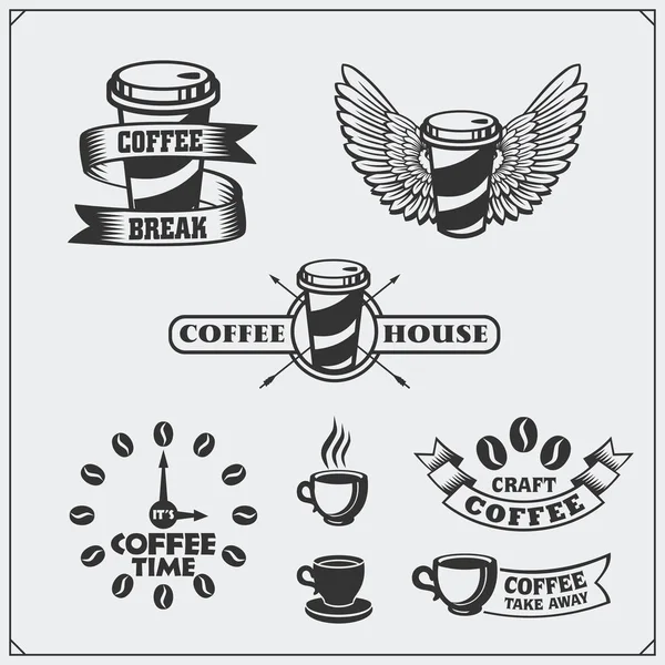 Set de insignias de café, etiquetas y elementos de diseño. Plantillas de emblemas de cafetería . — Vector de stock