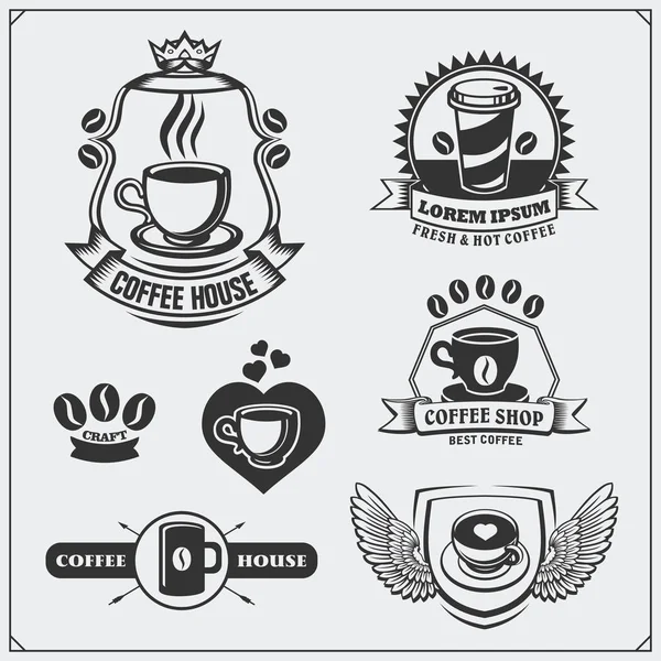Kahve rozetleri, etiketleri ve tasarım öğeleri kümesi. Kahve Dükkanı Amblemler şablonları. — Stok Vektör