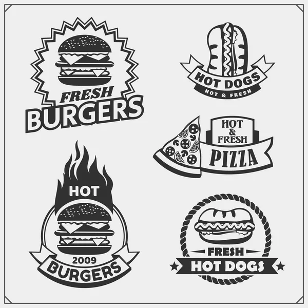 Fast food ve barbekü ızgara etiketleri, amblem ve tasarım öğeleri. Hamburger, pizza, sosisli sandviç.