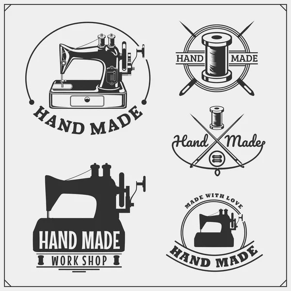 Zestaw vintage ręcznie wykonane etykietki, odznaki, emblematy i elementy projektu. — Wektor stockowy