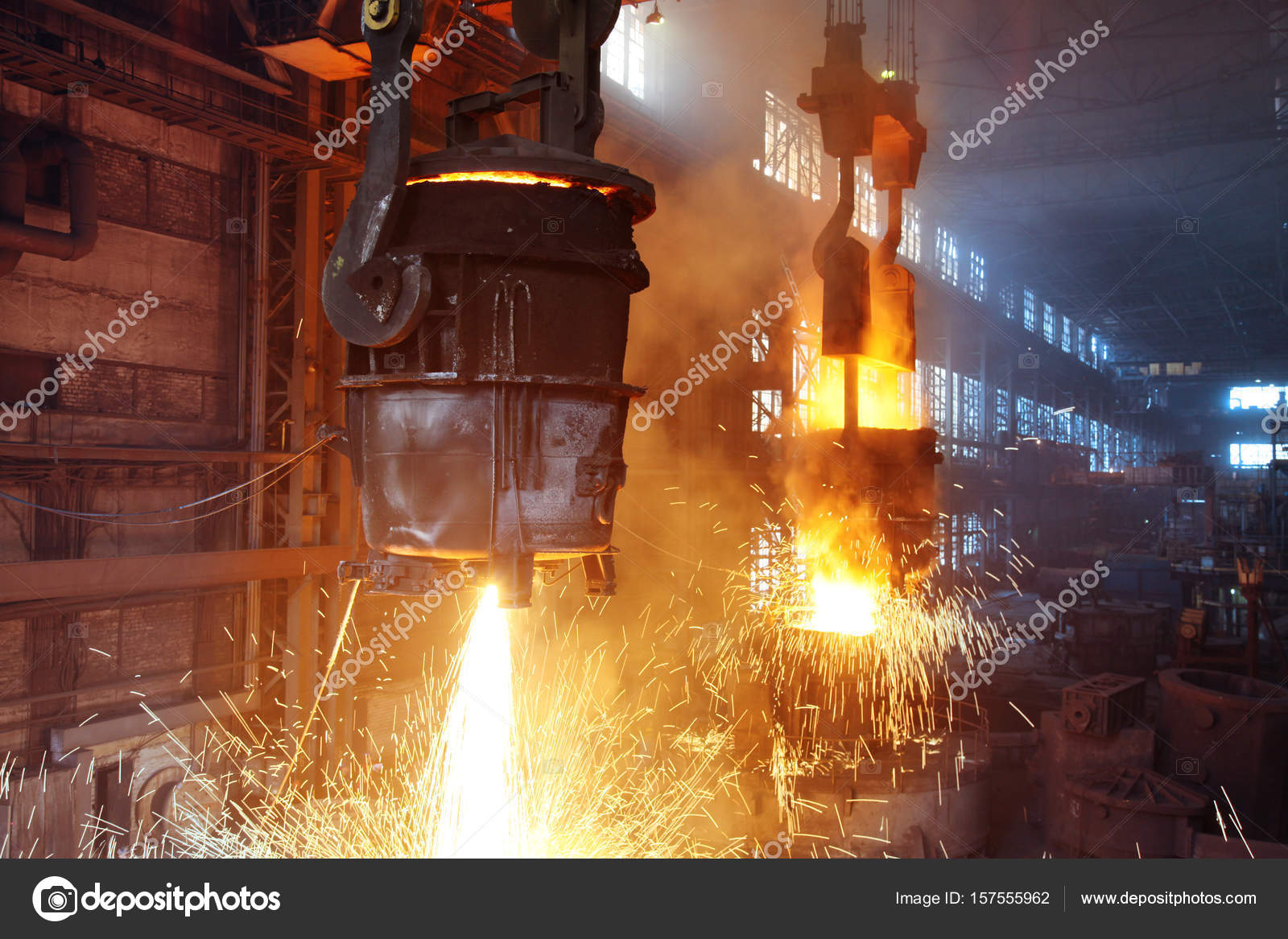 Ingot casting. Electric arc furnace shop — Stock Photo © Alimkin 157555962