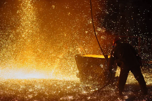 Ingot casting. Electric arc furnace shop — Stock Photo, Image